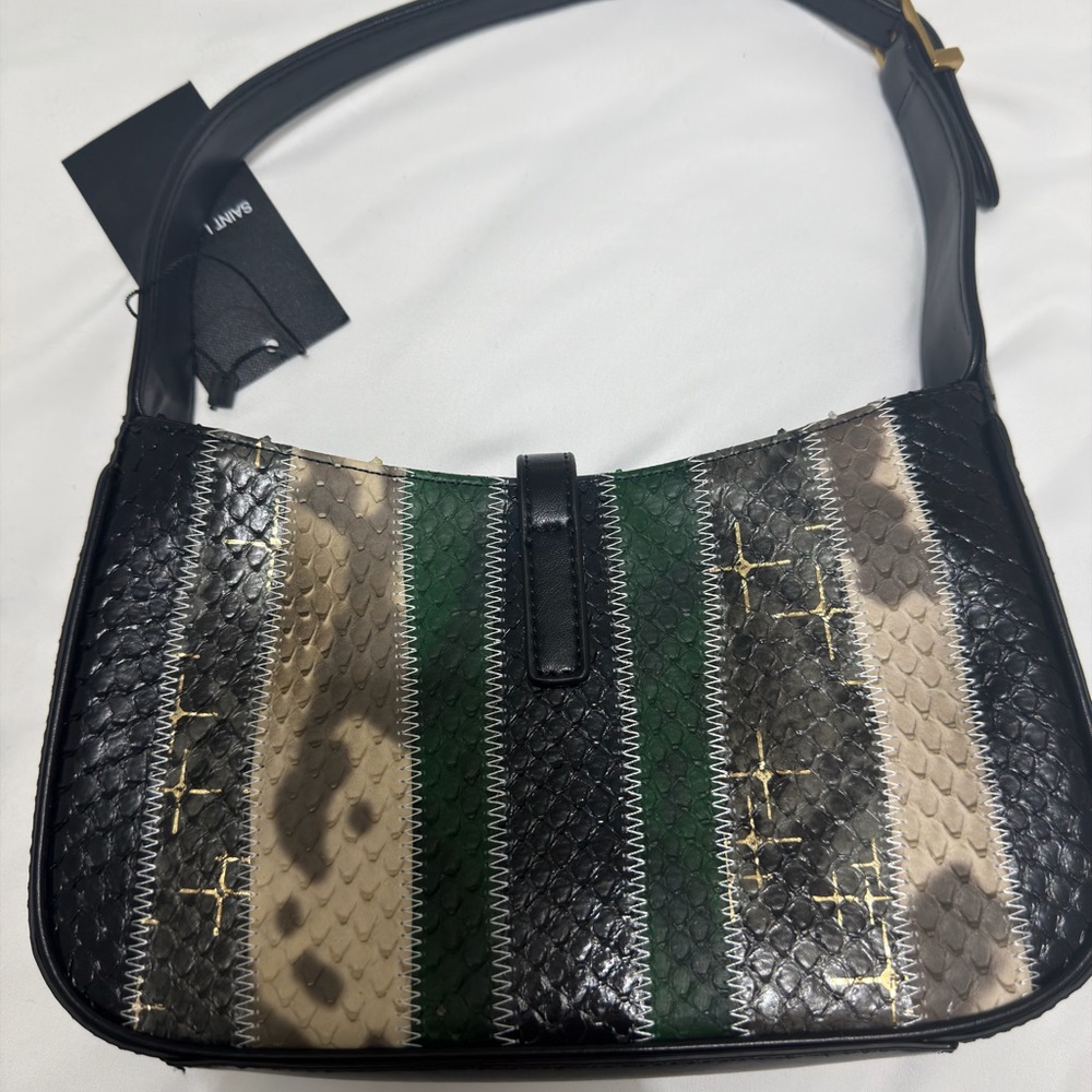 YSL LE 5 À 7 IN CROCODILE-EMBOSSED PATENT LEATHER - Picture 2 of 2